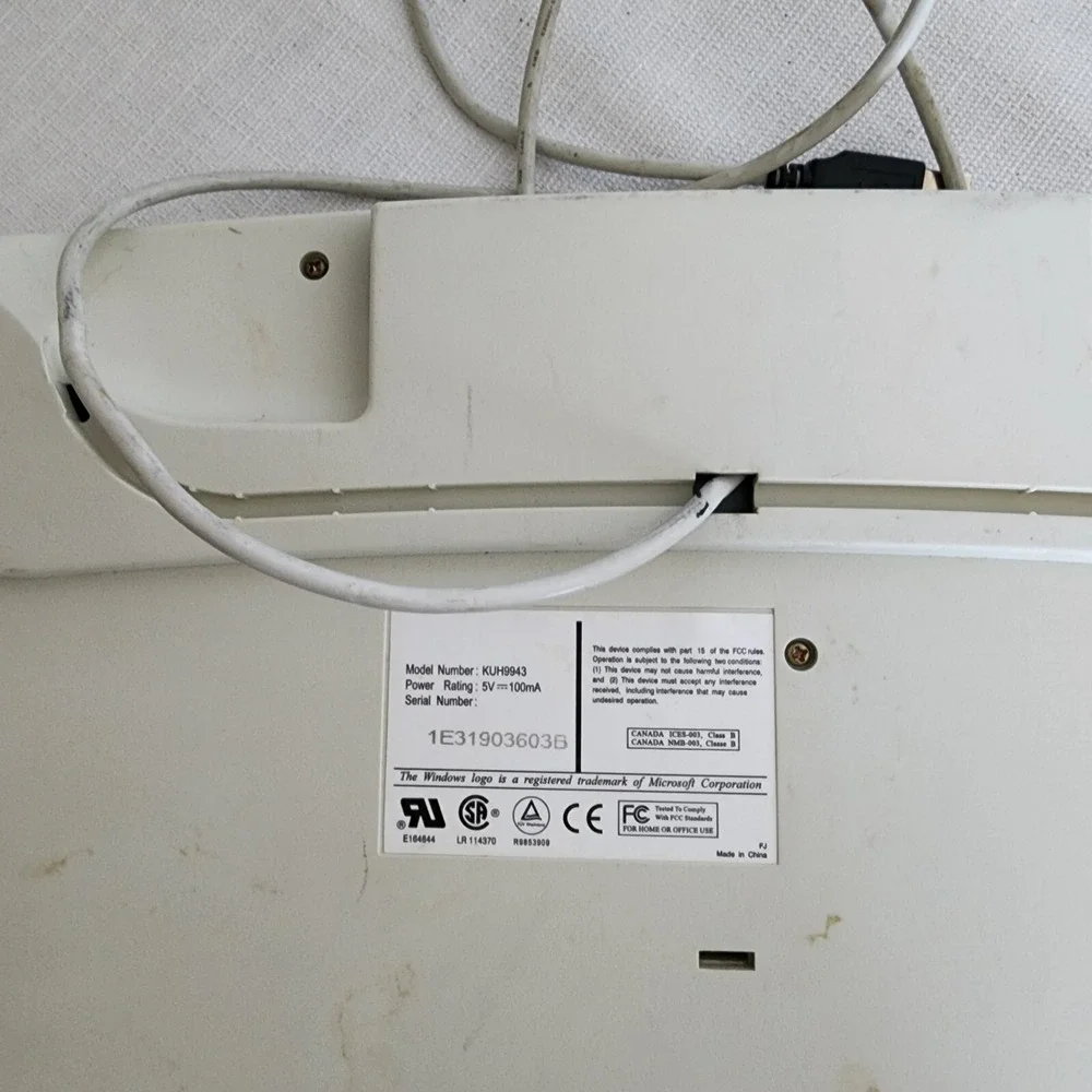 Vintage Chicony Keyboard White KUH9943 Clicky
